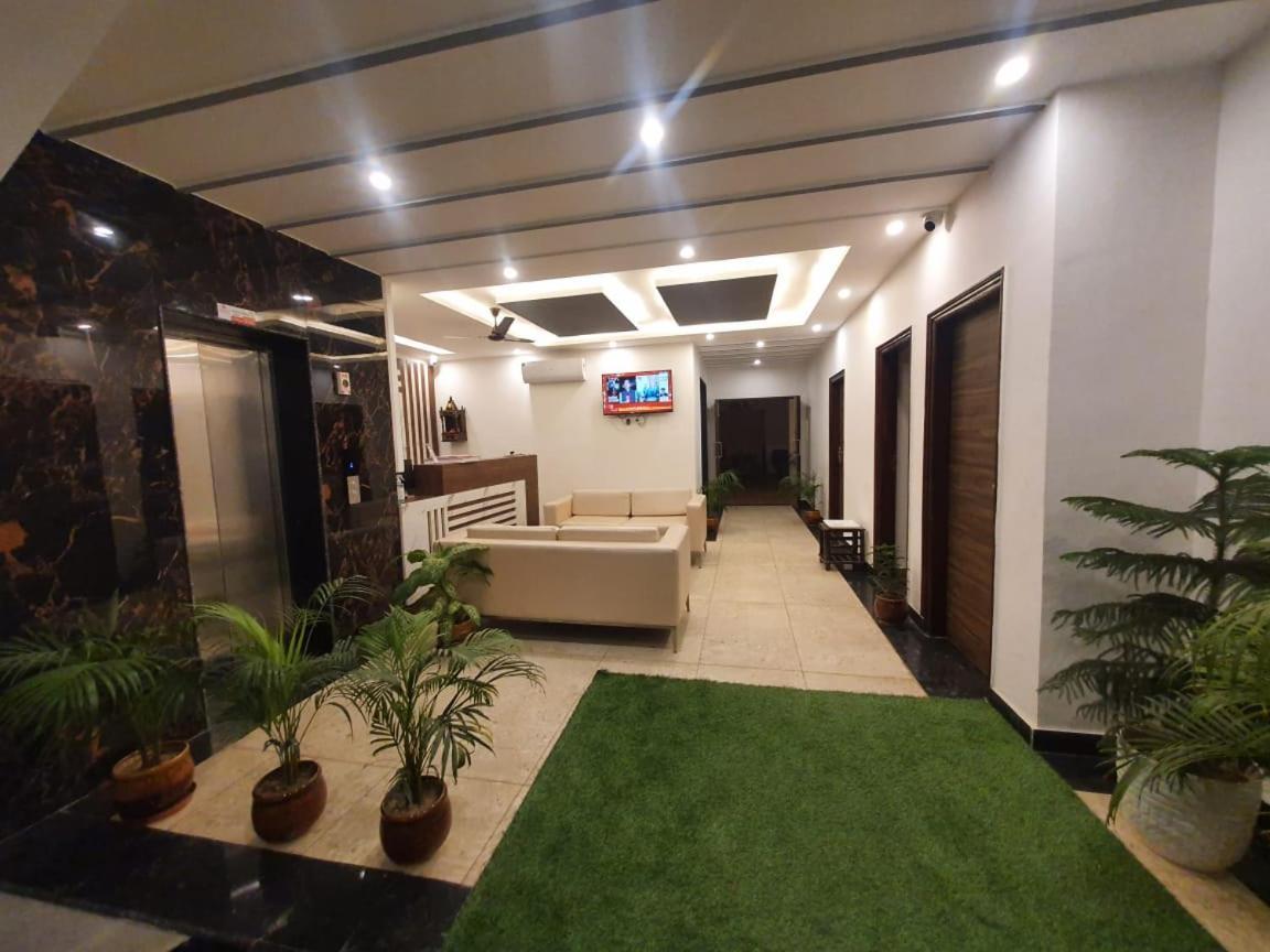 Kds Residency Hotel Greater Noida Eksteriør billede
