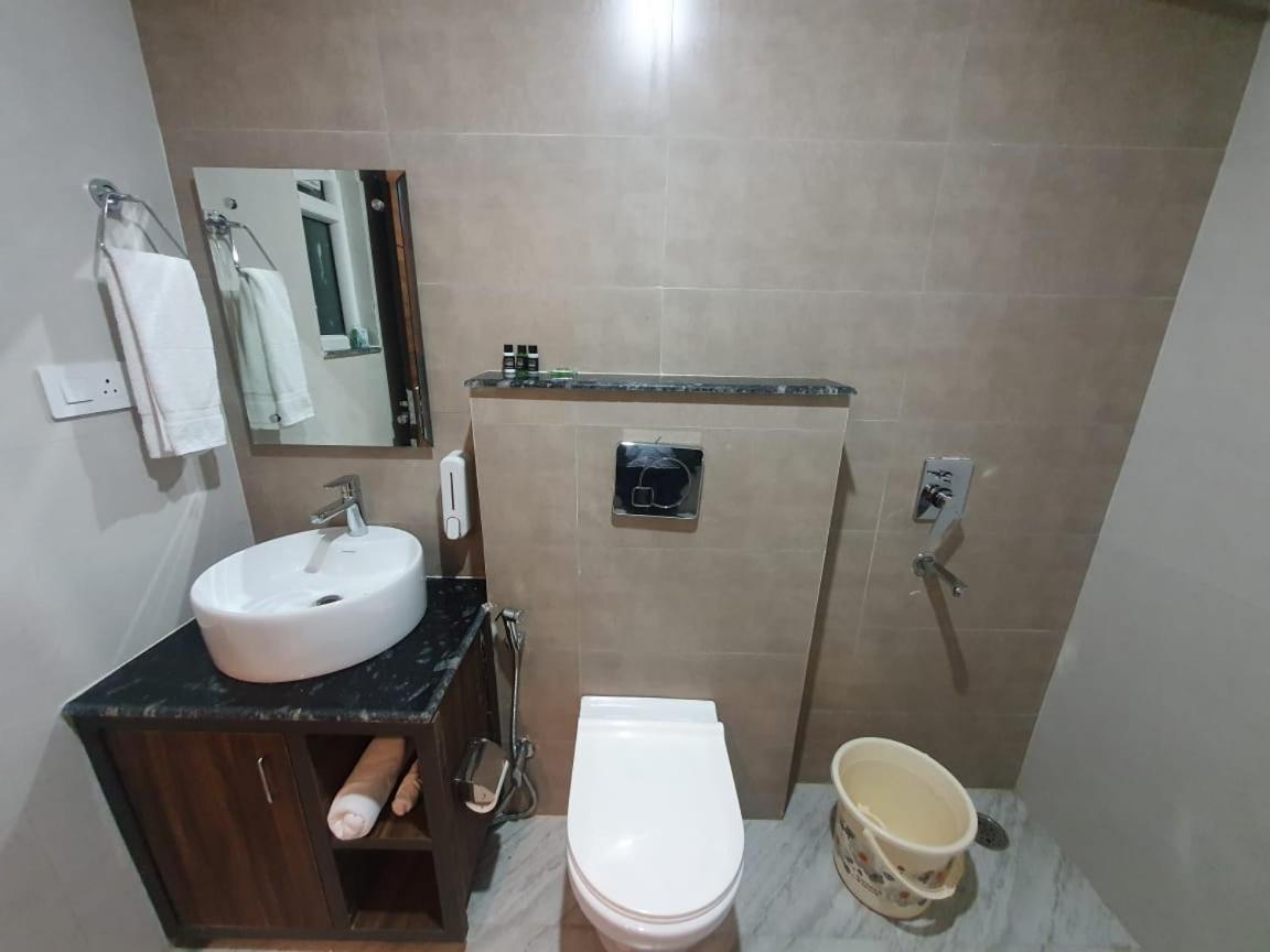 Kds Residency Hotel Greater Noida Eksteriør billede
