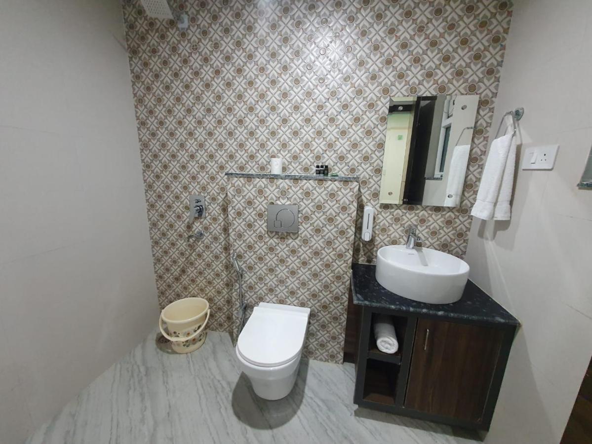 Kds Residency Hotel Greater Noida Eksteriør billede