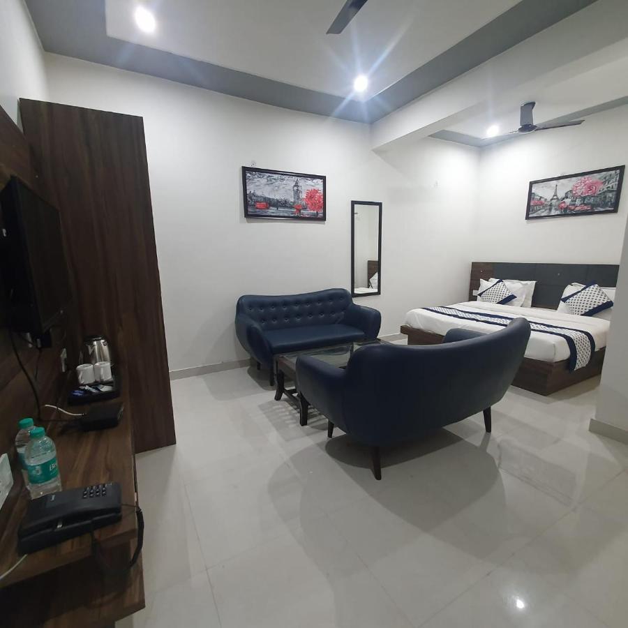 Kds Residency Hotel Greater Noida Eksteriør billede