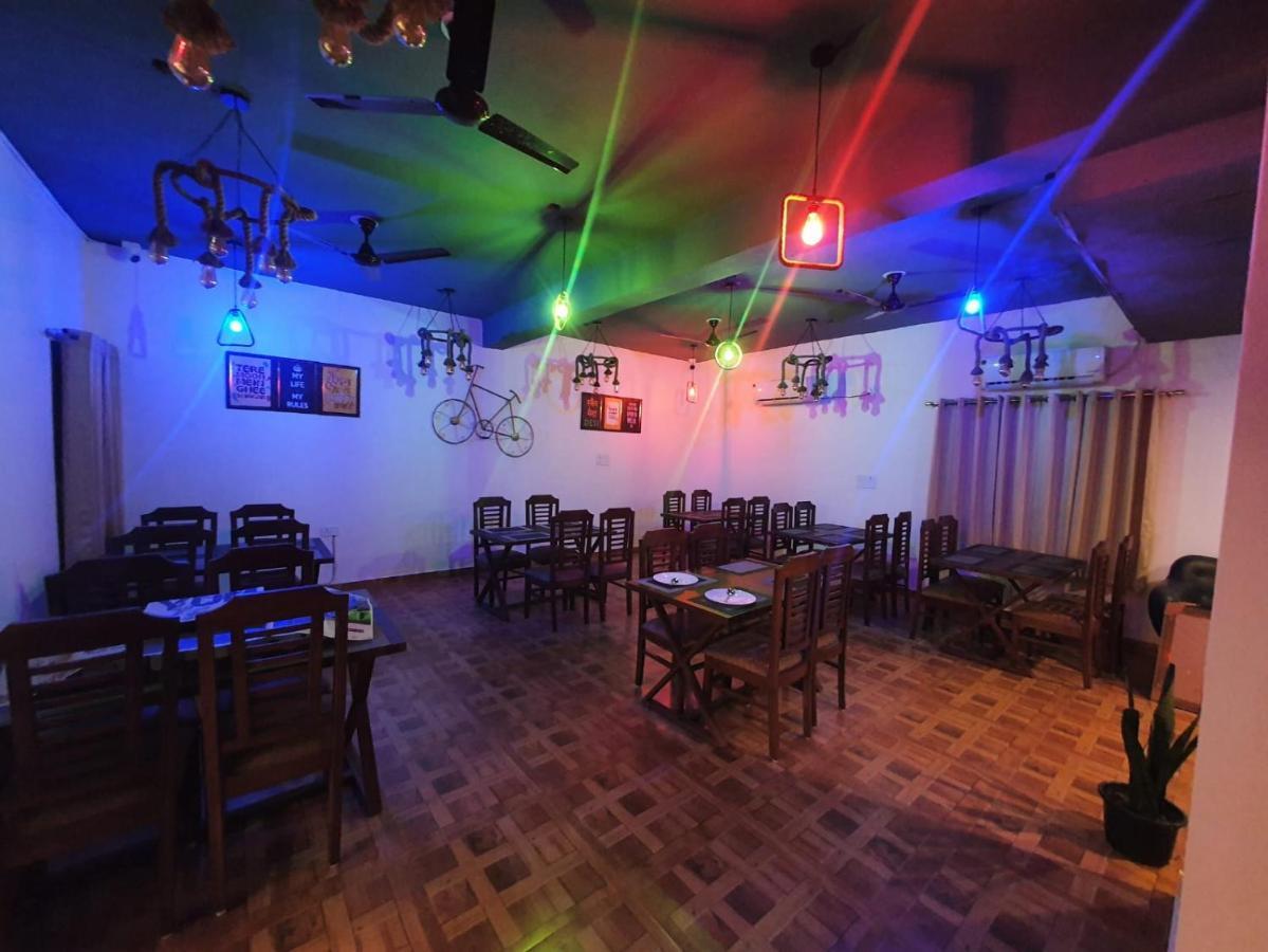 Kds Residency Hotel Greater Noida Eksteriør billede