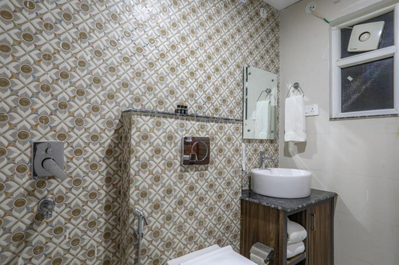 Kds Residency Hotel Greater Noida Eksteriør billede