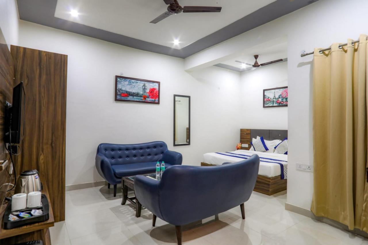 Kds Residency Hotel Greater Noida Eksteriør billede